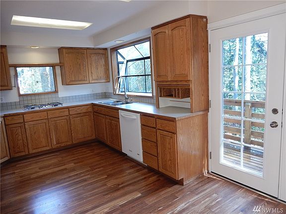 2nd image of 4736 281st Ave NE