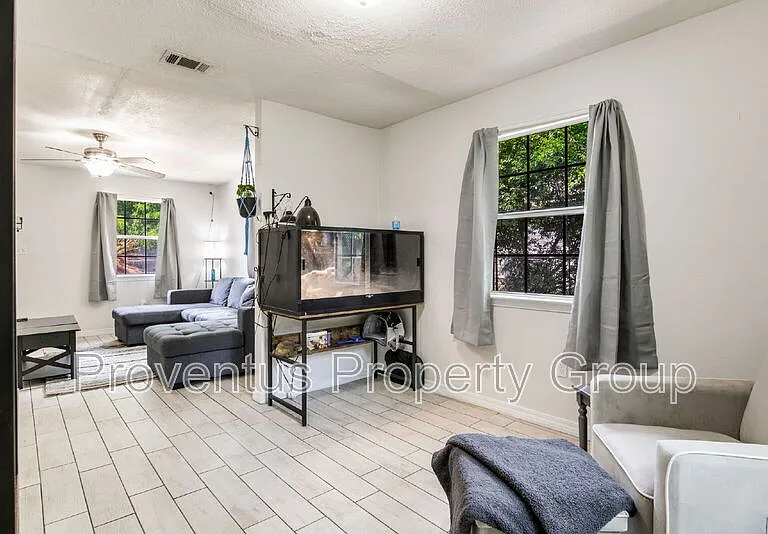 1261 Basin St — Photo 7