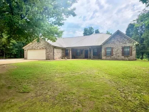 295 Road 1390, Mooreville, MS 38857