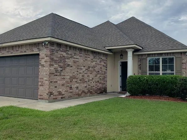 102 Sabine Dr, Carencro, LA 70520