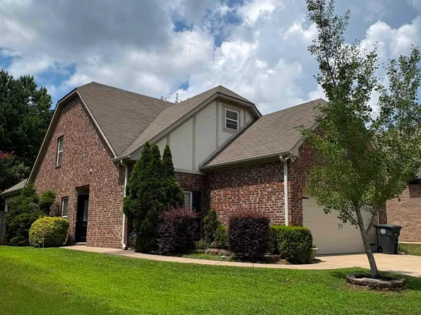 2824 Oxmoor Glen Dr, Birmingham, AL 35211