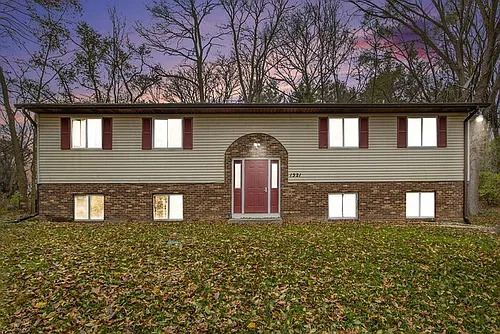 1321 Huntington Ave Photo 1