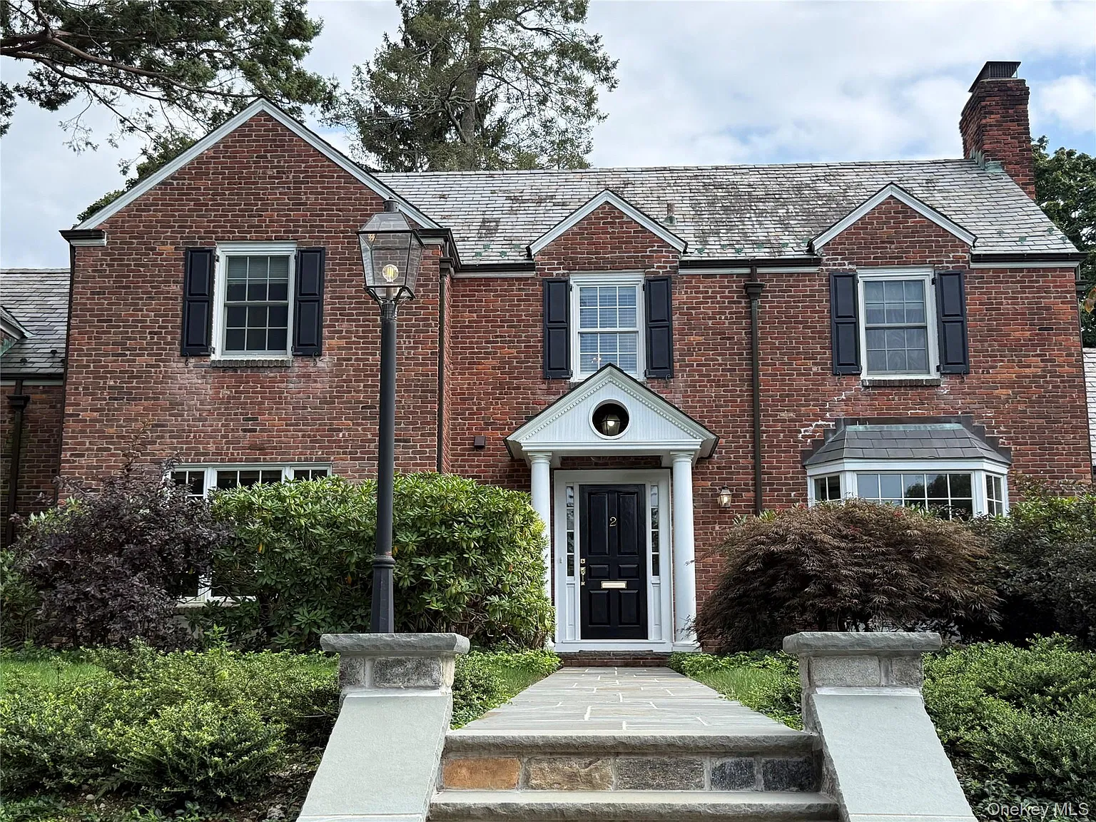 4 bed, 3.5 bath, $15,000 — Photo 2