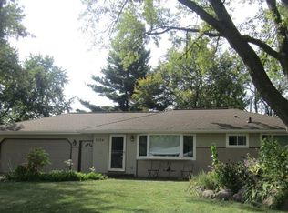 2324 Navajo Rd, North Saint Paul, MN 55109