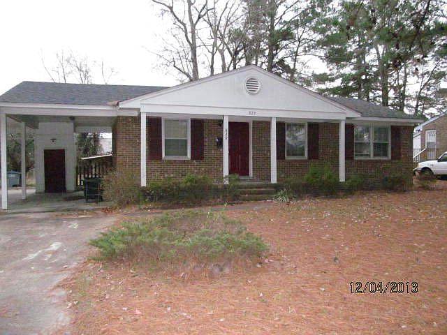1st image of 829 Russell St
