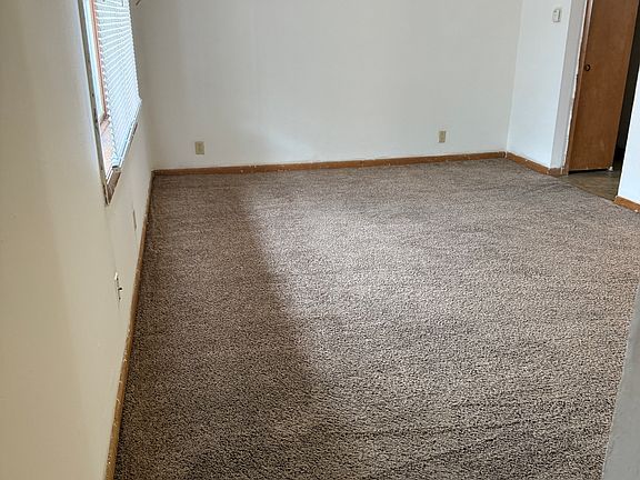 3rd image of 1014 N 48th Ave Floor 1