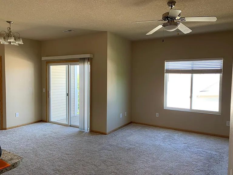 1805 SW White Birch Cir #3 — Photo 3