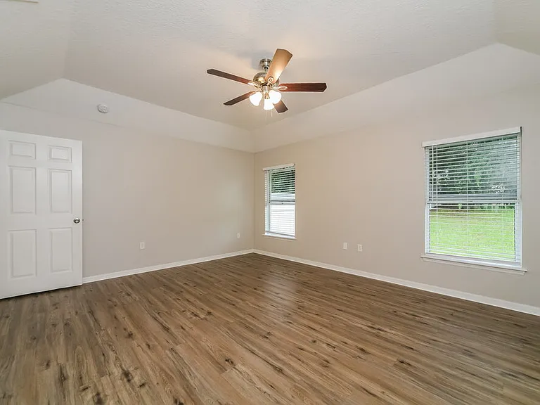 426 Disston Ave — Photo 11