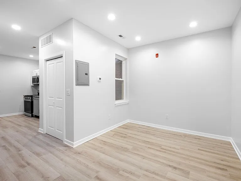 2230 Christian St #3 — Photo 9