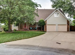 671 E Melbourne Pl, Springfield, MO 65810