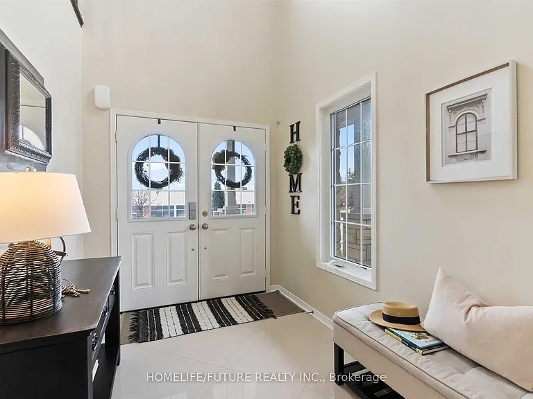 1381 Clearbrook Dr — Photo 4