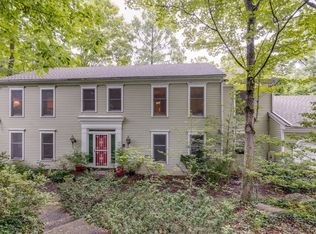 5403 Apache Rd, Indian Hills, KY 40207