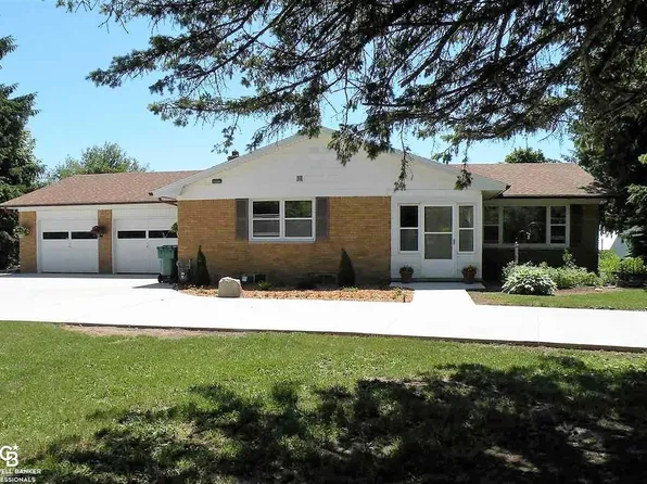 210 Wales Ridge Rd, Wales, MI 48027