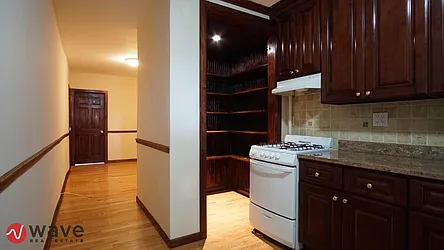 Rented by Wave Real Estate Group