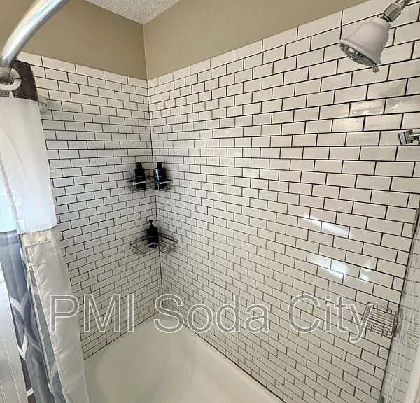 3615 Truman St — Photo 20