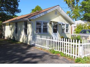 38 Waverly Park Rd, Branford, CT 06405