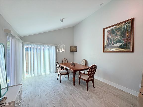 4th image of 6342 Royal Woods Dr