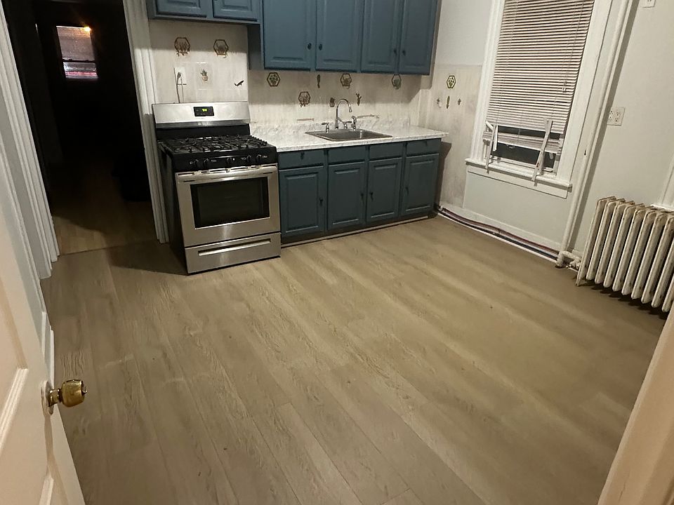 1st image of 1042-1044 Main St #2
