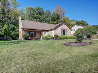 23389 Scott Dr, Farmington Hills, MI 48336