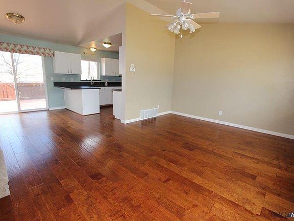4th image of 606 Orion Way