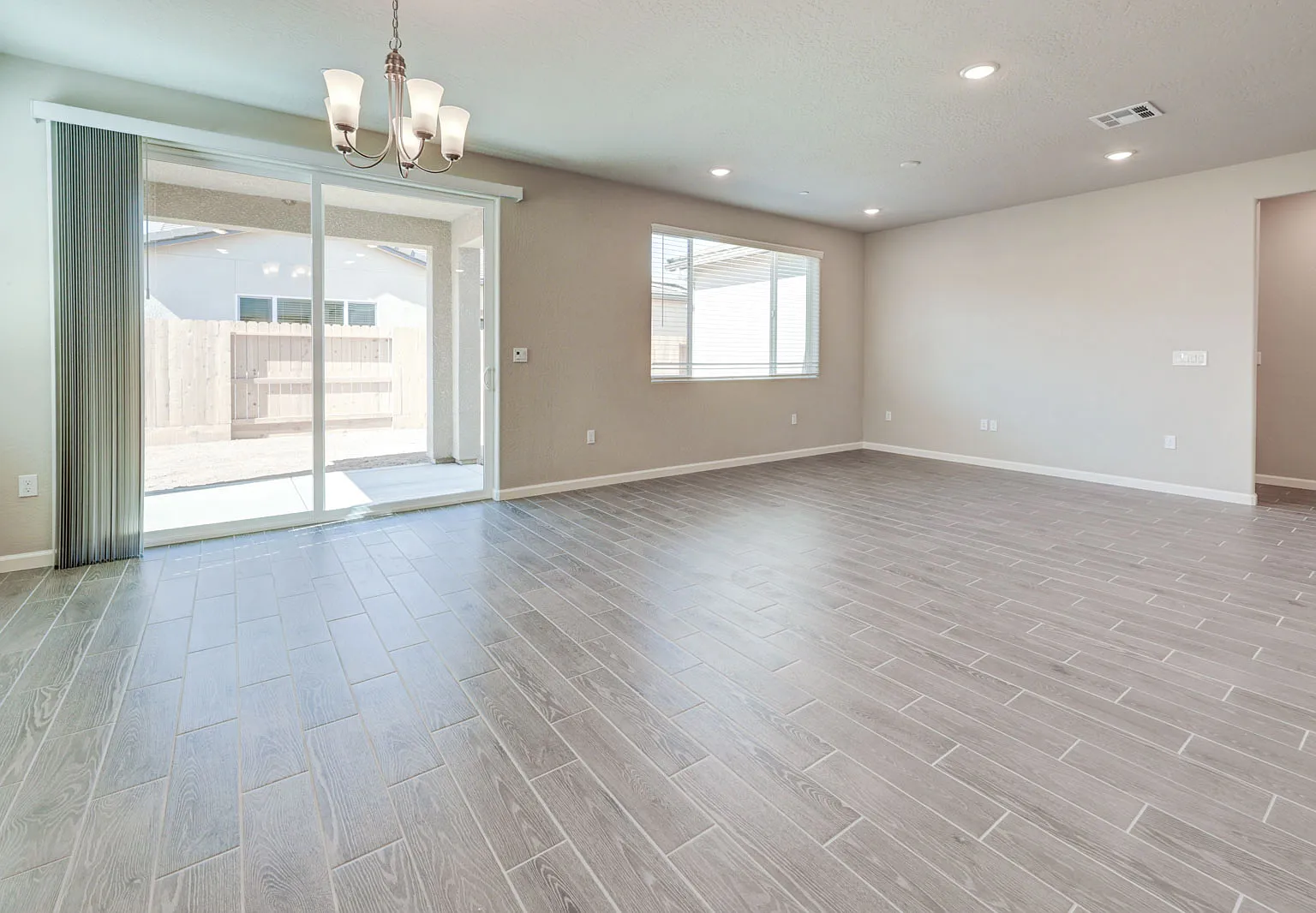 3 bed, 1887 sqft, $3,050 — Photo 4