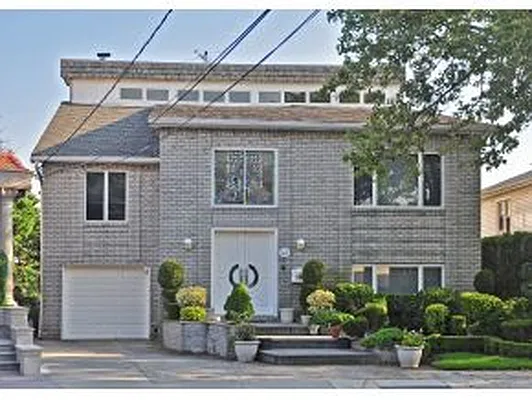 Sold by Keller Williams Realty Empire | media 21