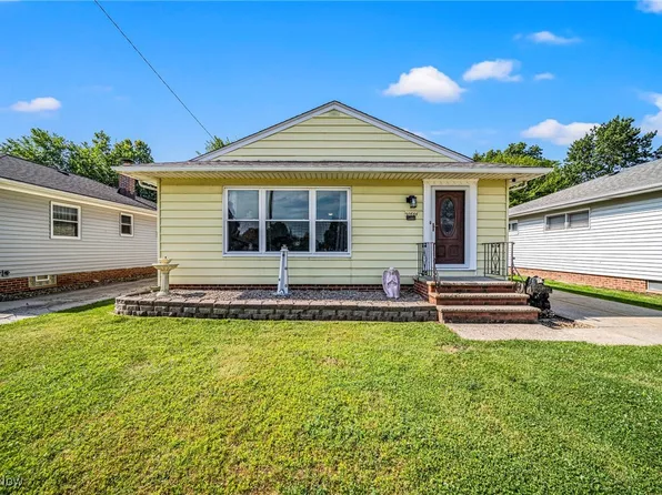 28666 Forest Rd, Willowick, OH 44095