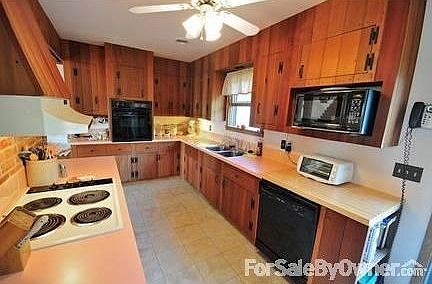 4th image of 18 Jennifer Dr