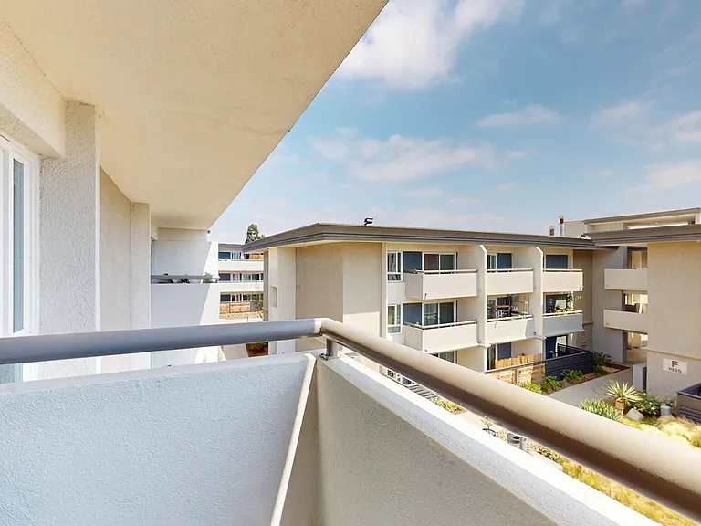 Eight 80 Newport Beach — Photo 162