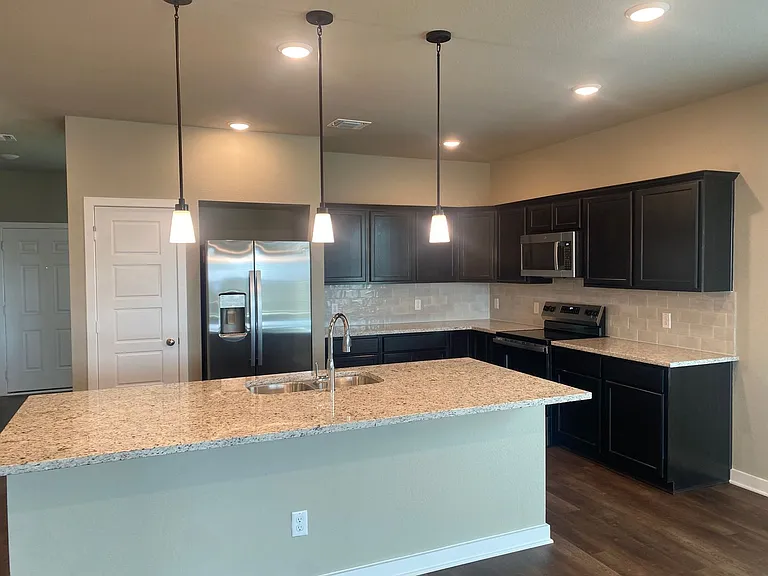1242 Dowdy Dr — Photo 4