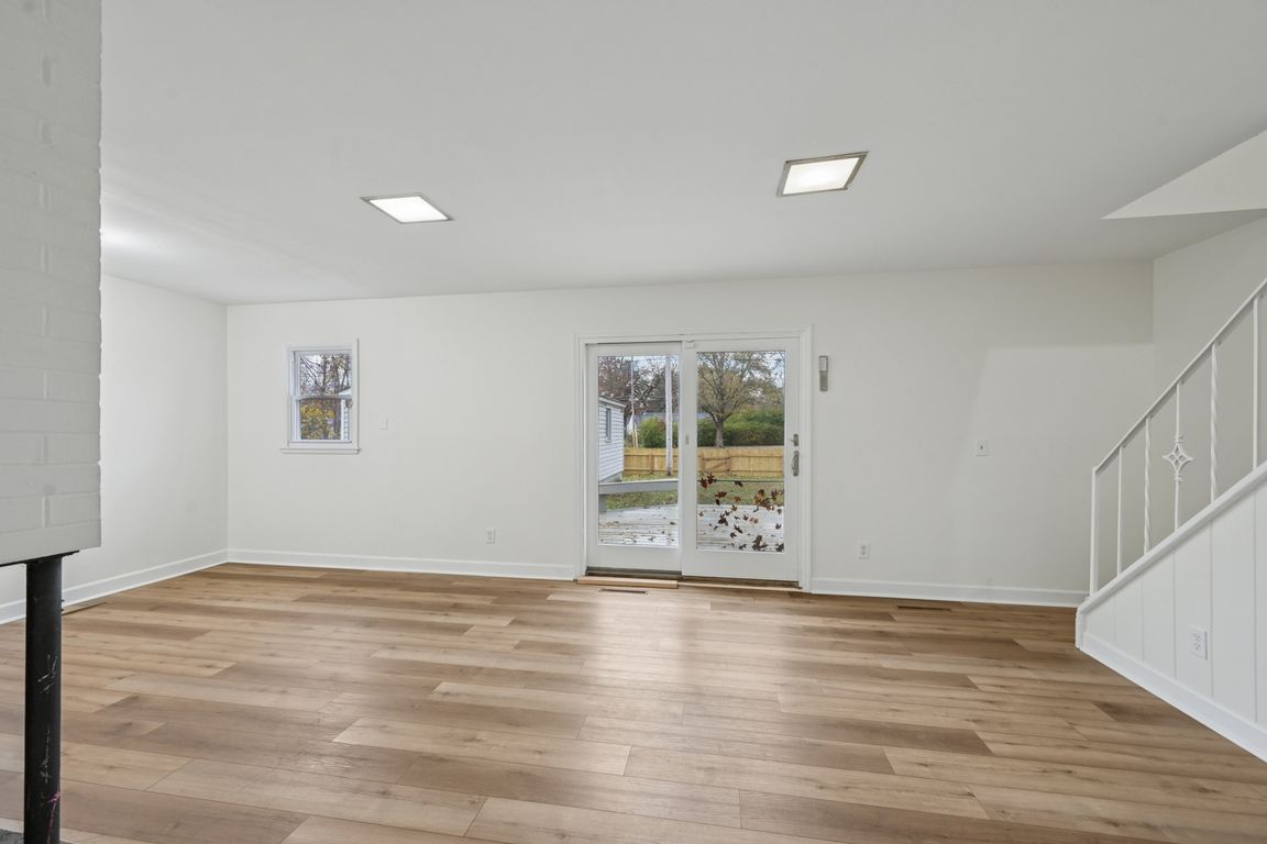 next background image