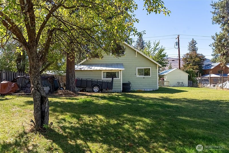 4th image of 234 Castle Avenue