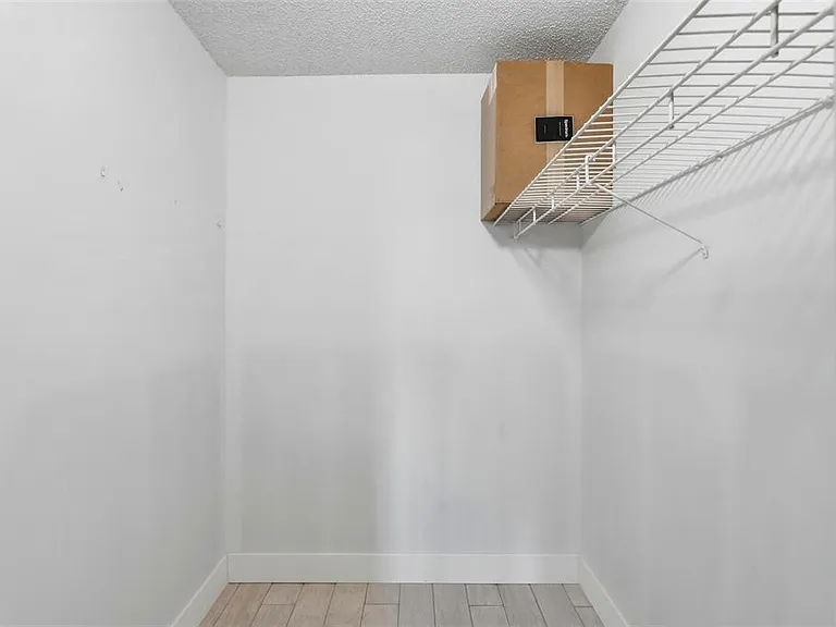 4775 Cove Cir #106 — Photo 14