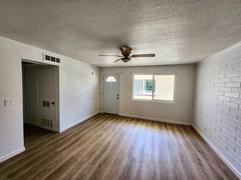 Unit Photo