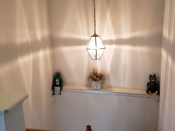 2nd image of 734 Sunrise Ct
