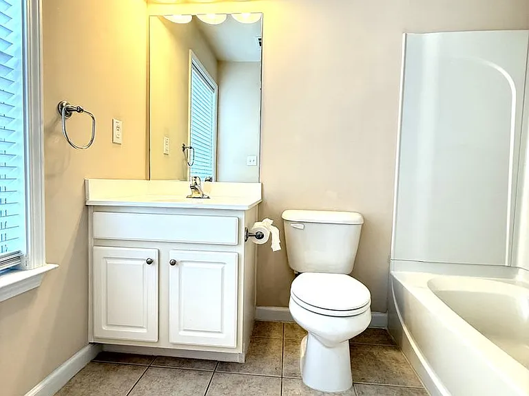 635 Coligny Ct — Photo 16