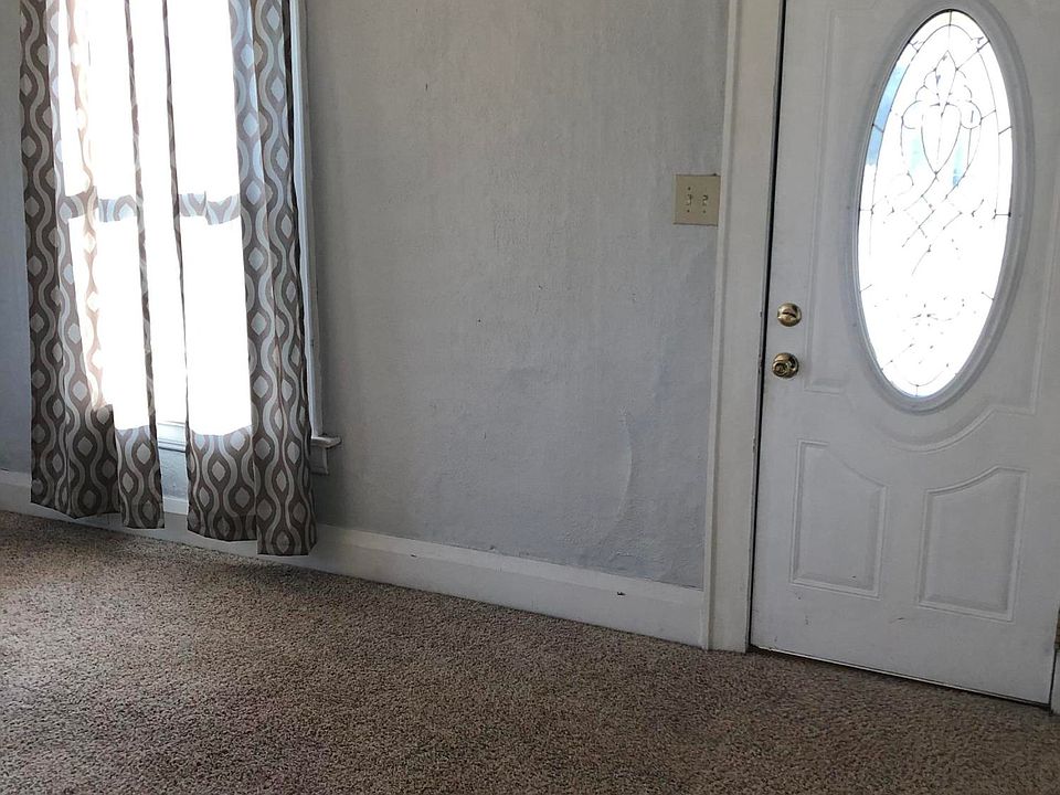 1st image of 899 Superior St