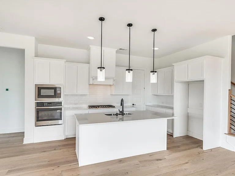 2302 Mercy Way — Photo 13