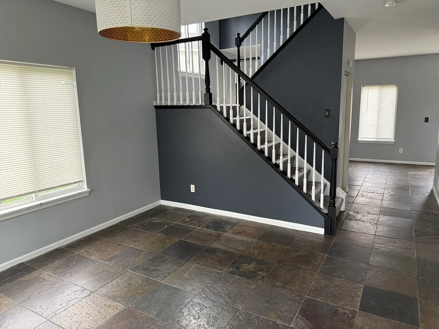3 bed, 2.5 bath, 1382 sqft, $2,450 — Photo 2