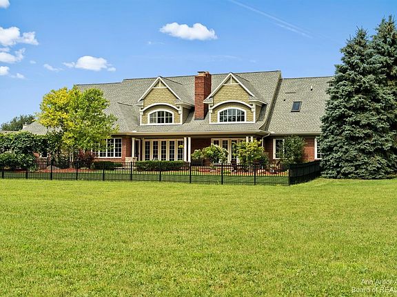 5th image of 4380 Old Oak Ct