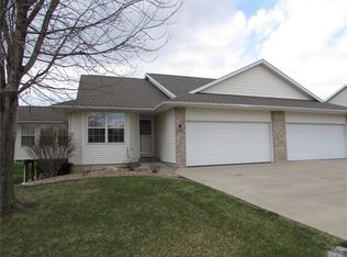 6738 Waterview Dr SW, Cedar Rapids, IA 52404