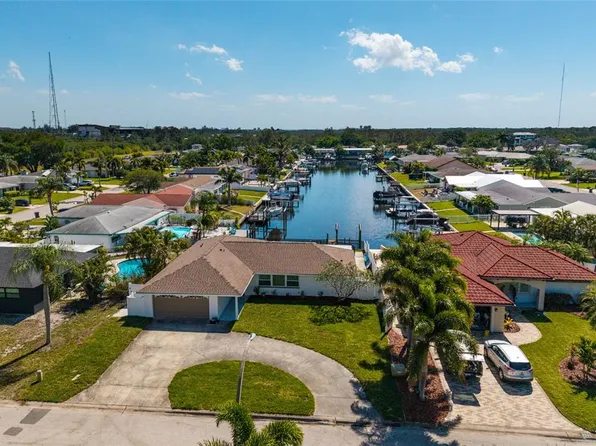 9773 1st St NE, Saint Petersburg, FL 33702