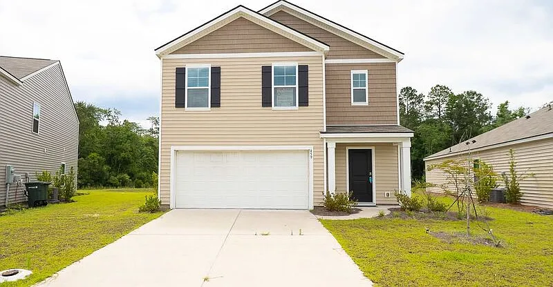 5 bed, 3.0 bath, 2361 sqft, $2,500 — Photo 2