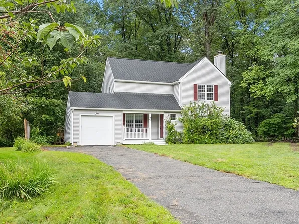 10 Blueberry Ln, Hudson, MA 01749
