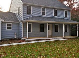 8 Shady Grove Rd, Hopkinton, RI 02833