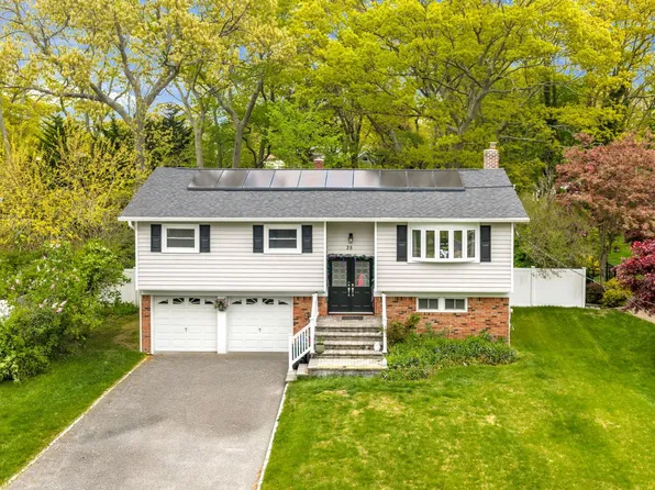 35 Arline Lane, East Islip, NY 11730