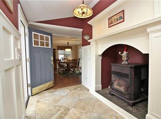 5 Mountain Dr, Mahopac, NY 10541