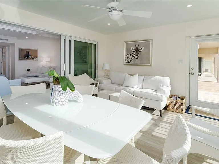 3450 Gulf Shore Blvd N #210 — Photo 9