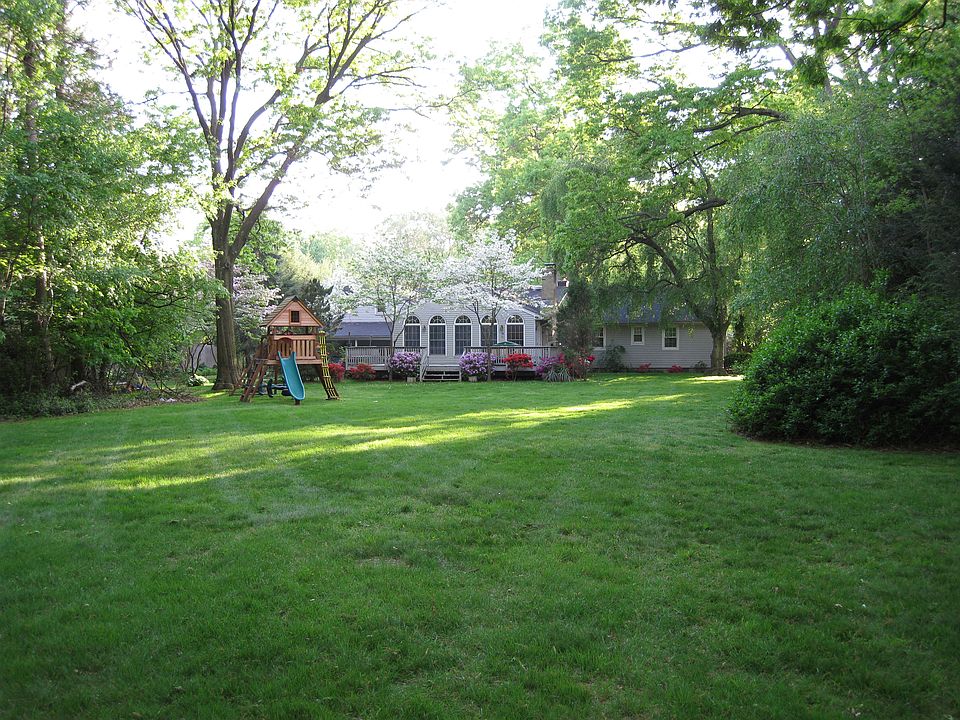 2nd image of 244 Rockland Ave