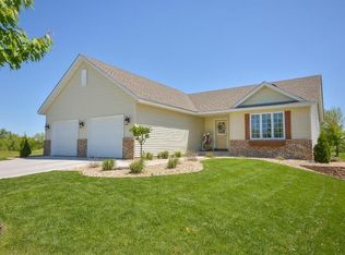 708 11th Ave NE, Lonsdale, MN 55046